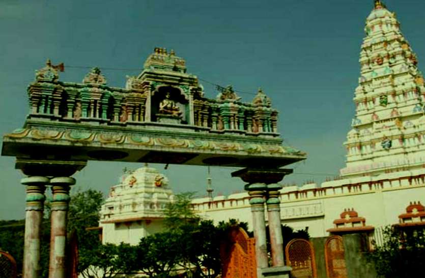 राज राजेश्वरी माँ त्रिपुर सुंदरी मंदिर, जहाँ मूर्तियाँ बोलतीं हैं 